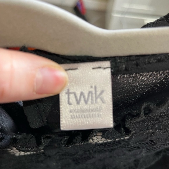 🌸3 for $30🌸 TWIK Lace Sleeveless Blouse - Picture 6 of 7